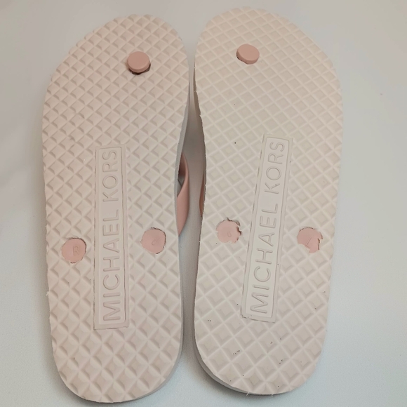 Michael Kors Size 6 Jet Set Signature Flip Flops Pink/White/Gold Logo NWOT - Picture 6 of 11